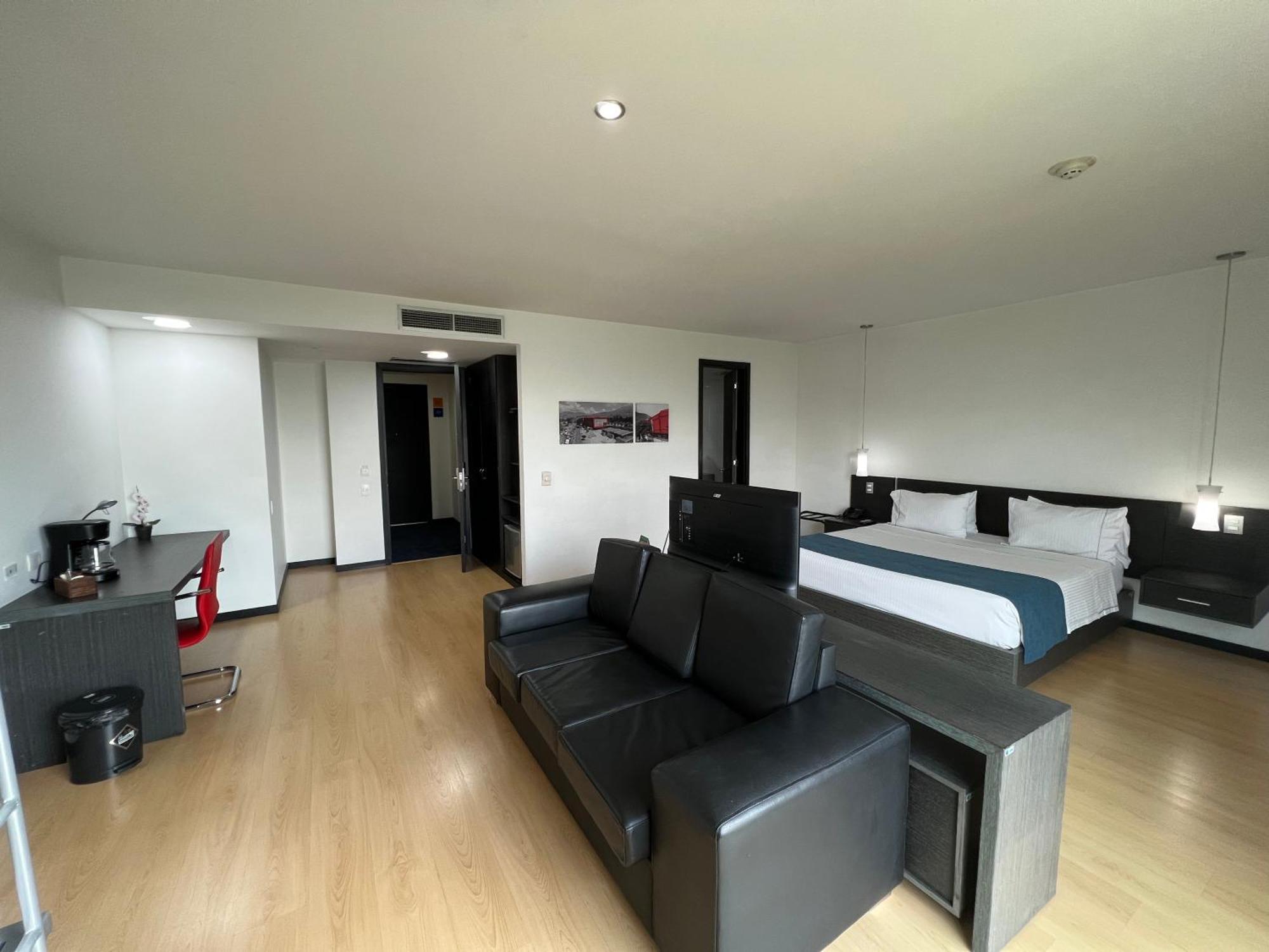 Tequendama Hotel Medellin - Estadio Εξωτερικό φωτογραφία